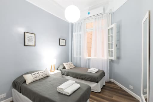 /assets/Image/lux room.jpg